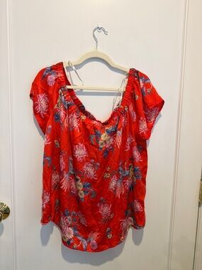 Forever 21 Red Floral Scoop-Neck Blouse